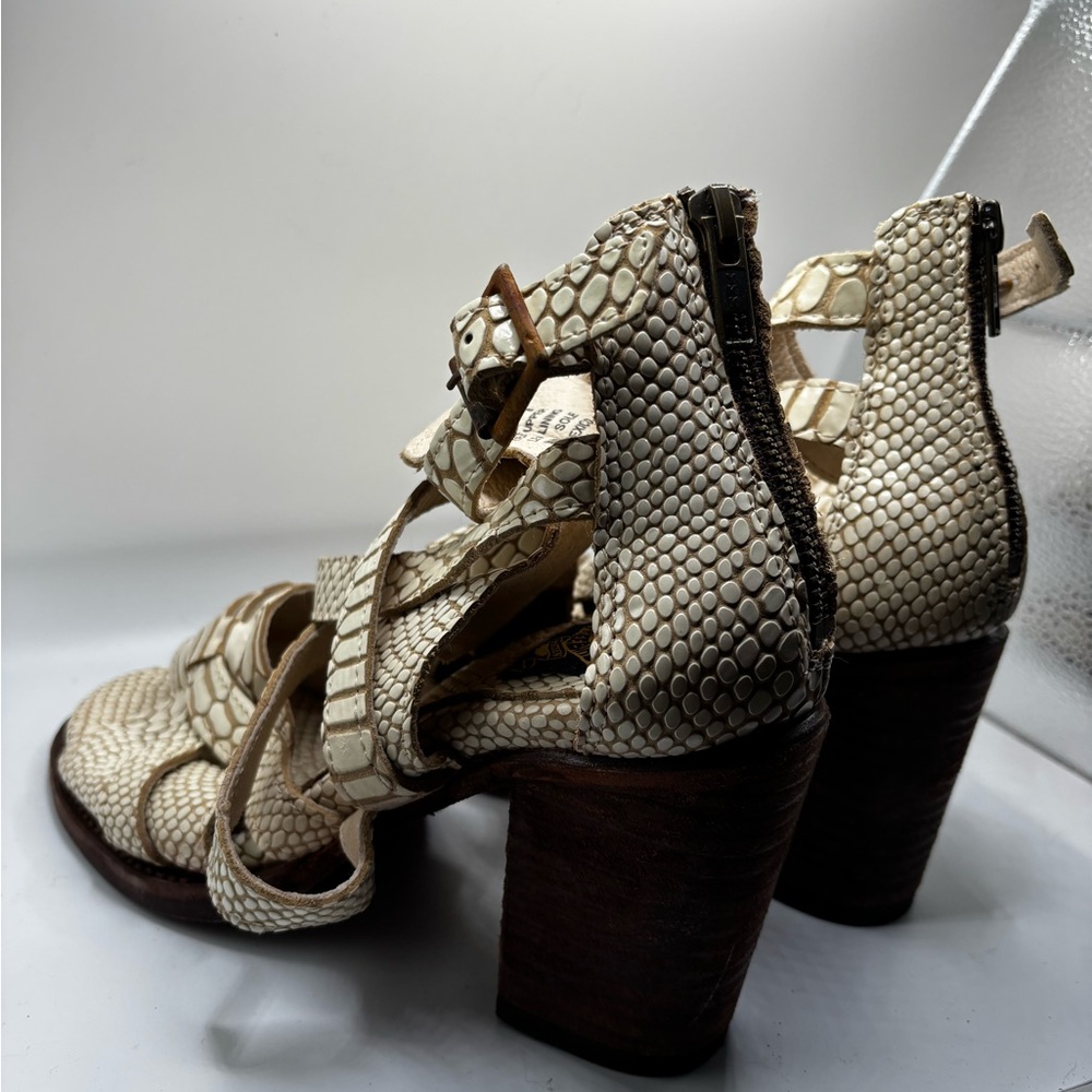 Freebird by Steven “Claw” Sandals – Women’s Size 8
